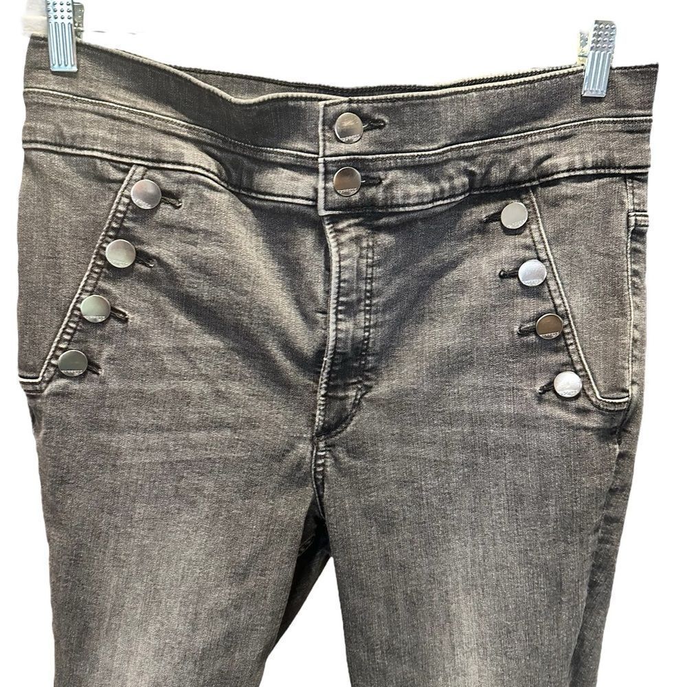 EUC Express Women’s High Waisted Black Wash Denim Jeans Front Button Accent - 16 - Picture 7 of 8